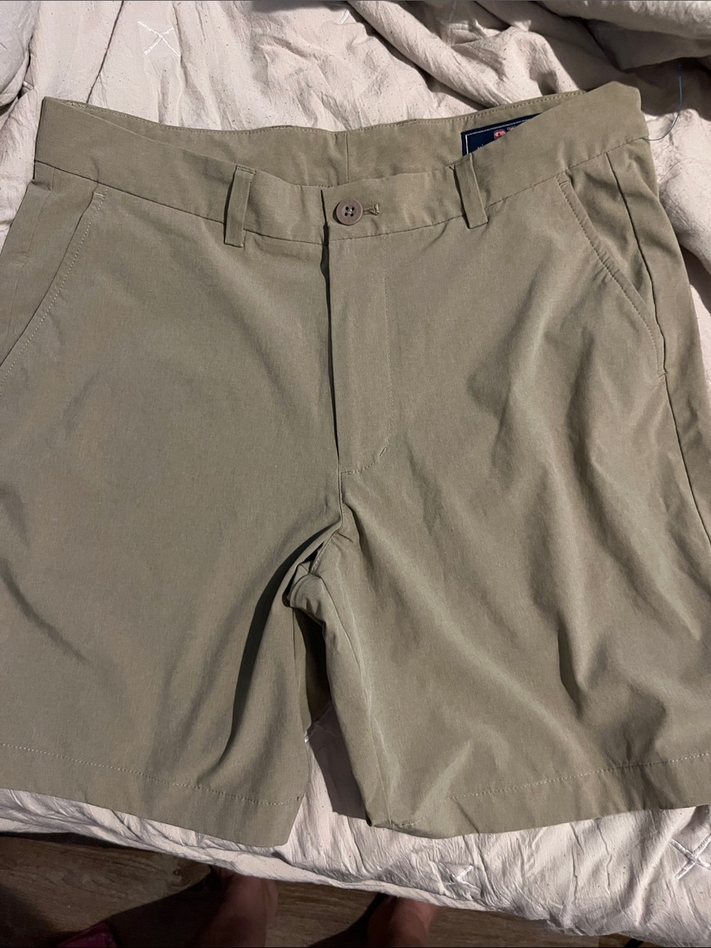 Vineyard Vines Men's Khaki performance shorts size 30